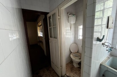 Lote com casa para venda no centro de São Lourenço Mg