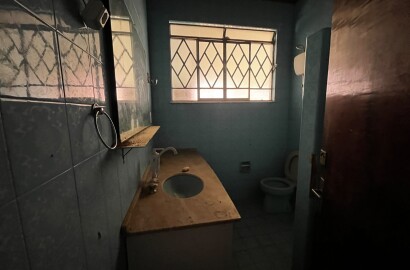 Lote com casa para venda no centro de São Lourenço Mg