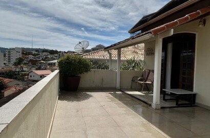 Casa de alto padão para venda em São Lourenço