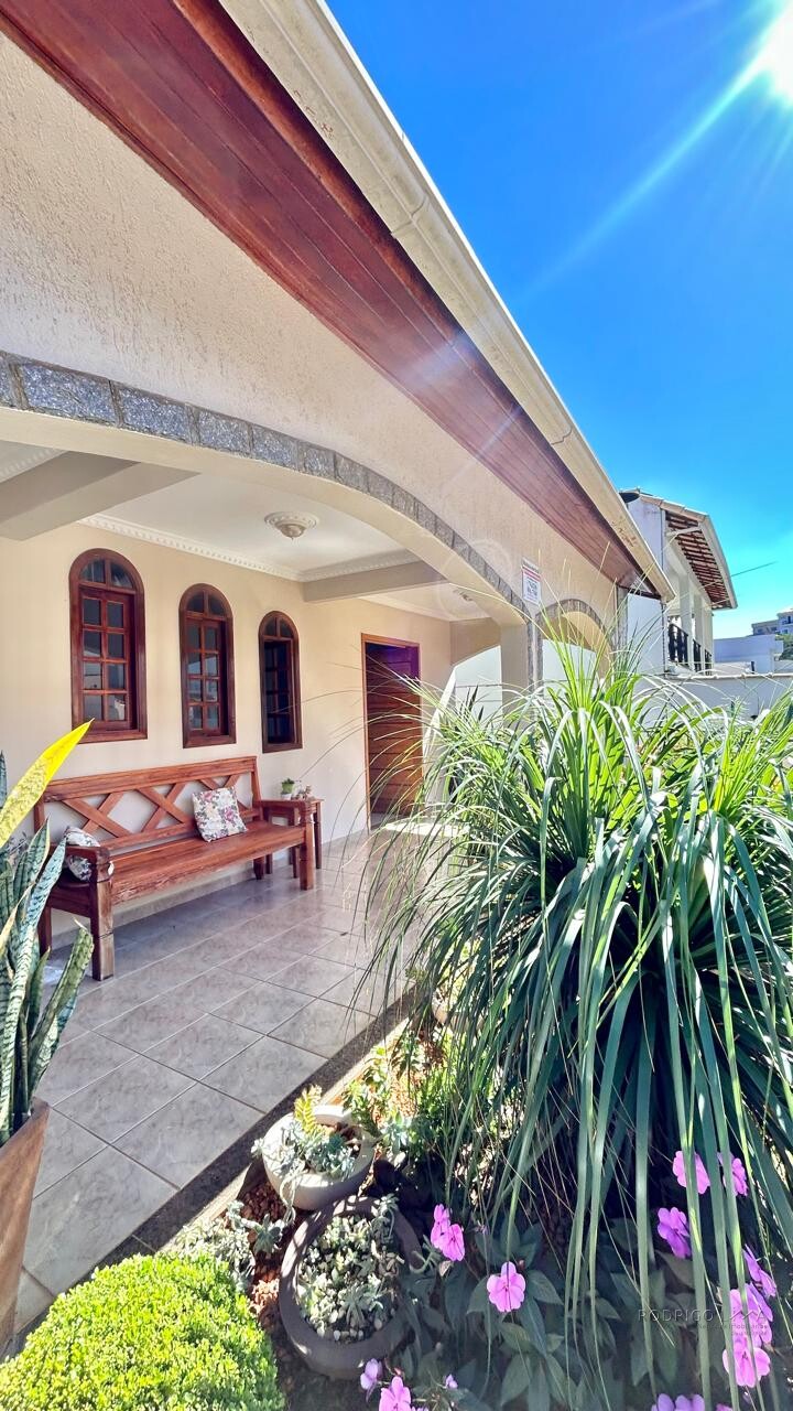Casa de alto padão para venda em São Lourenço
