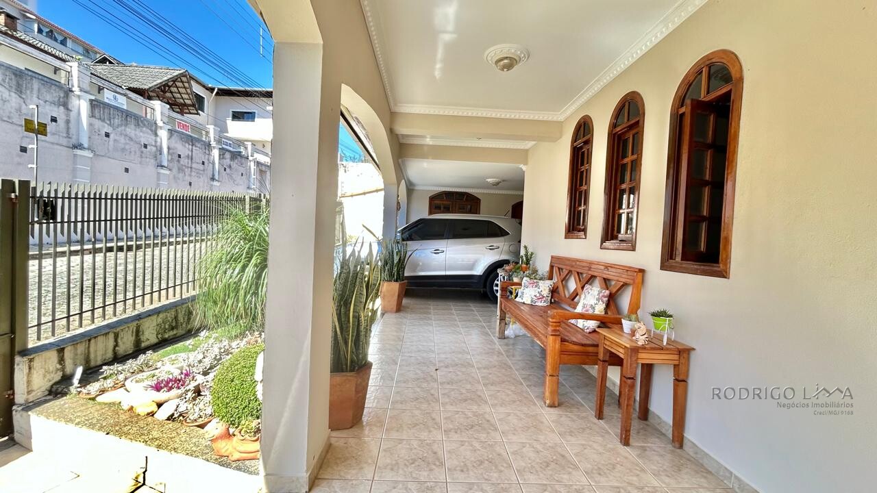 Casa de alto padão para venda em São Lourenço