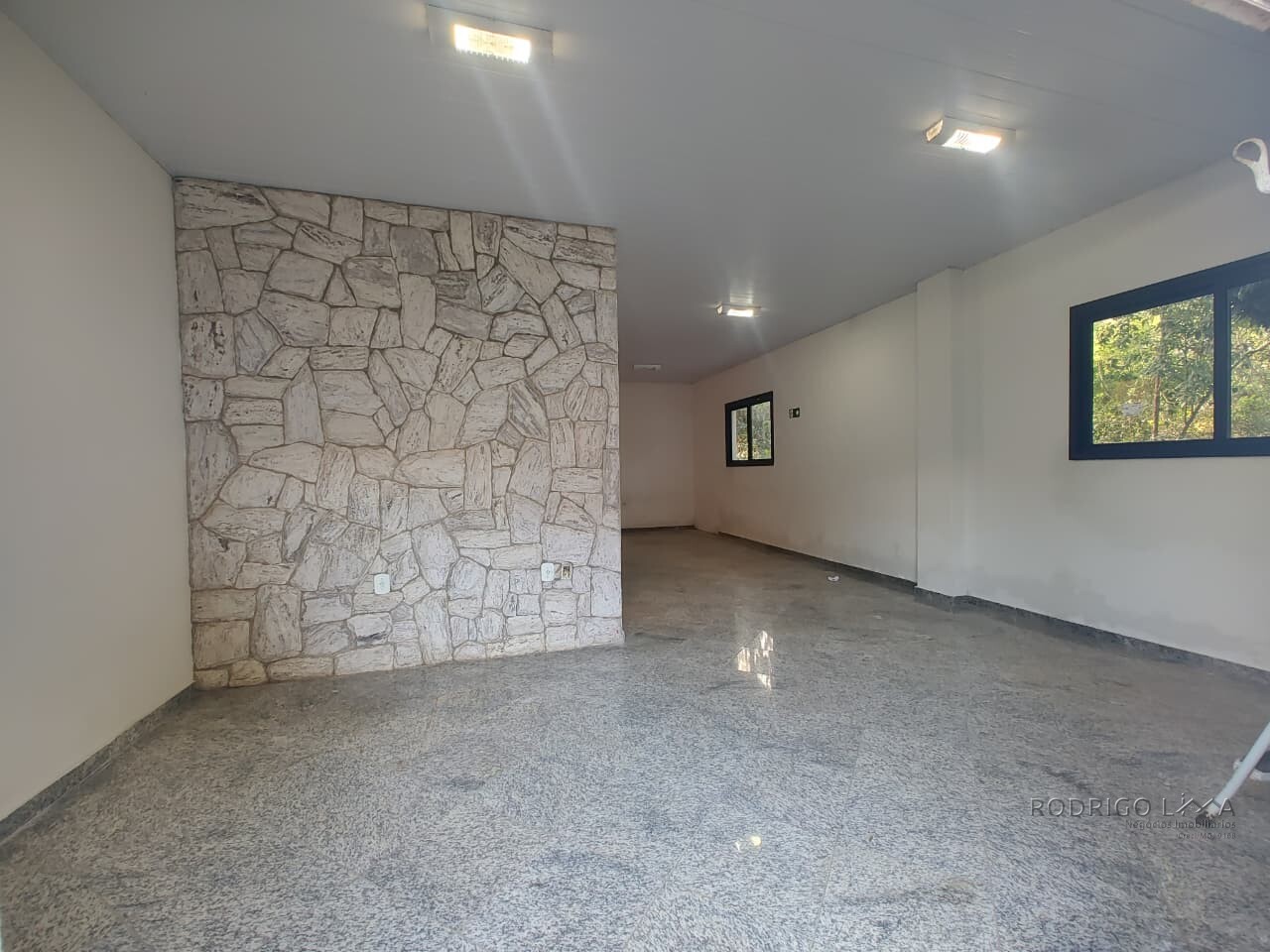Apartamento com ponto comercial para venda em São Lourenço MG