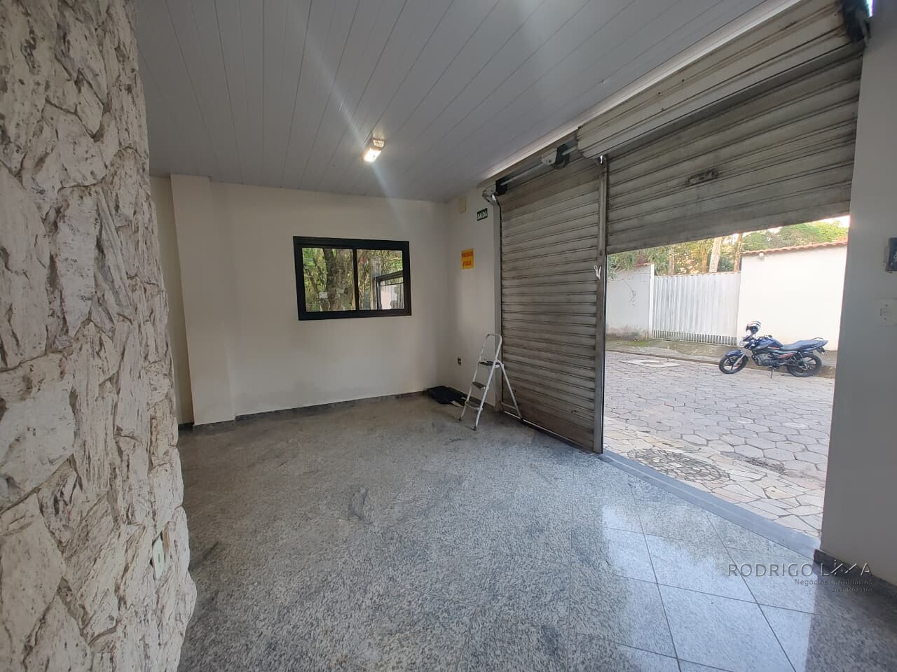 Apartamento com ponto comercial para venda em São Lourenço MG