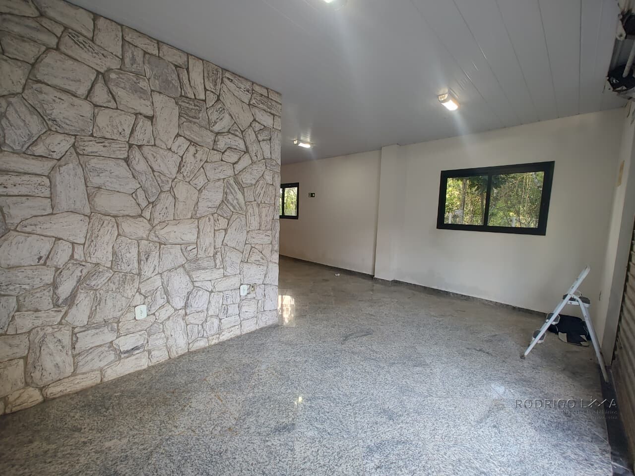 Apartamento com ponto comercial para venda em São Lourenço MG