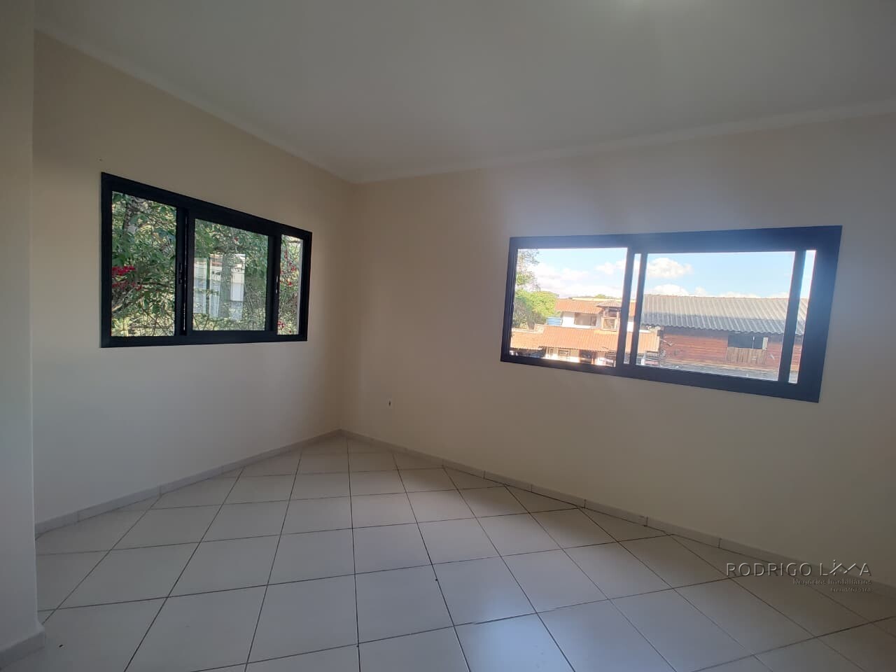 Apartamento com ponto comercial para venda em São Lourenço MG