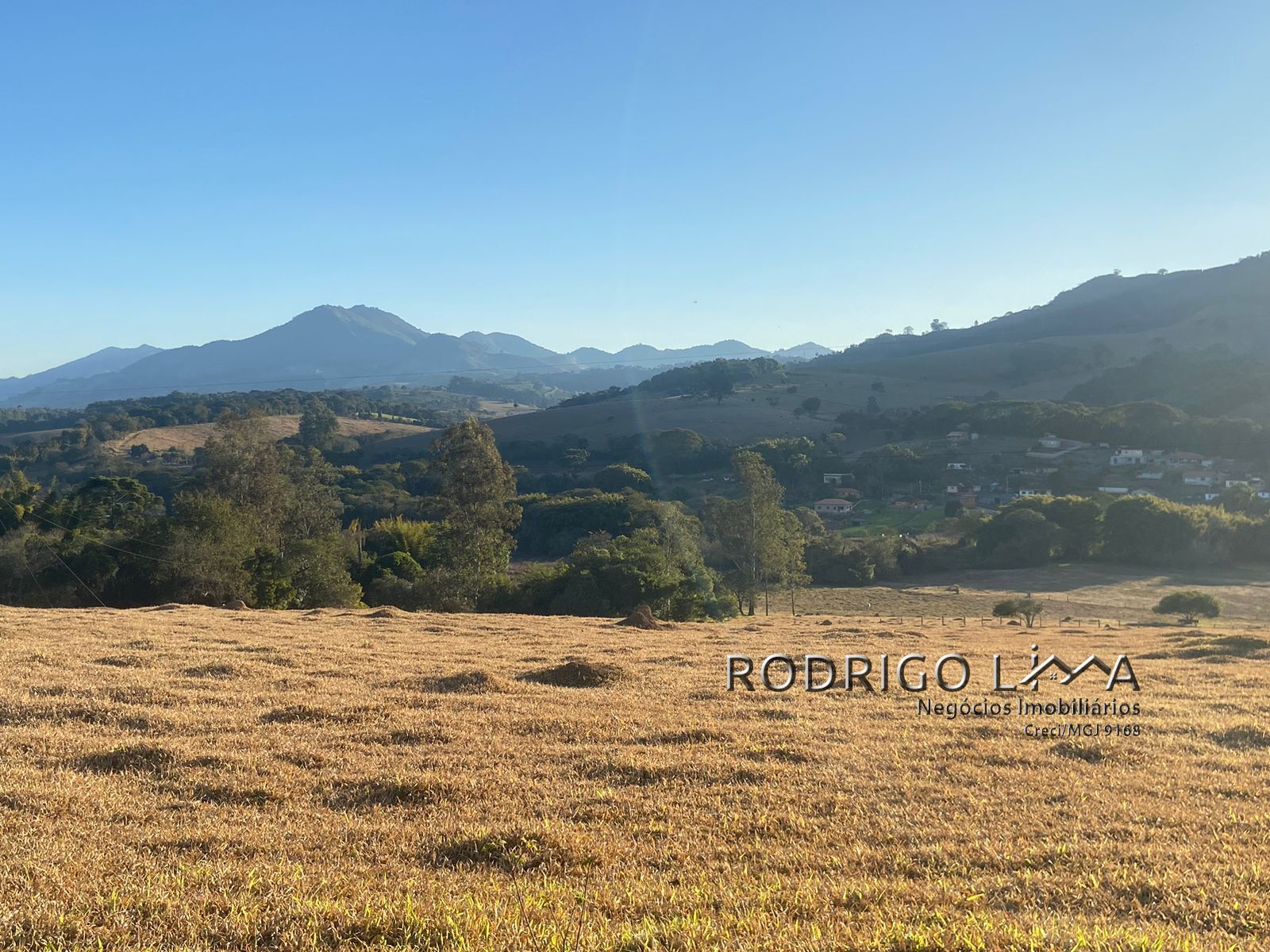 Chácara para venda há menos de 10 minutos de São Lourenço.