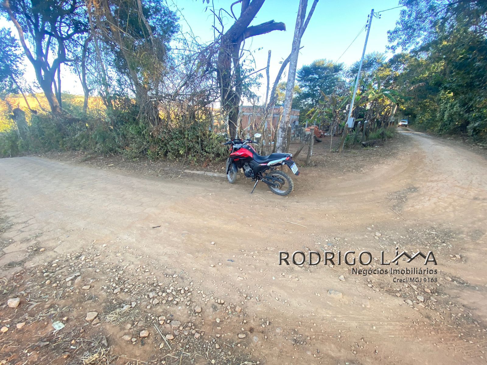 Chácara para venda há menos de 10 minutos de São Lourenço.