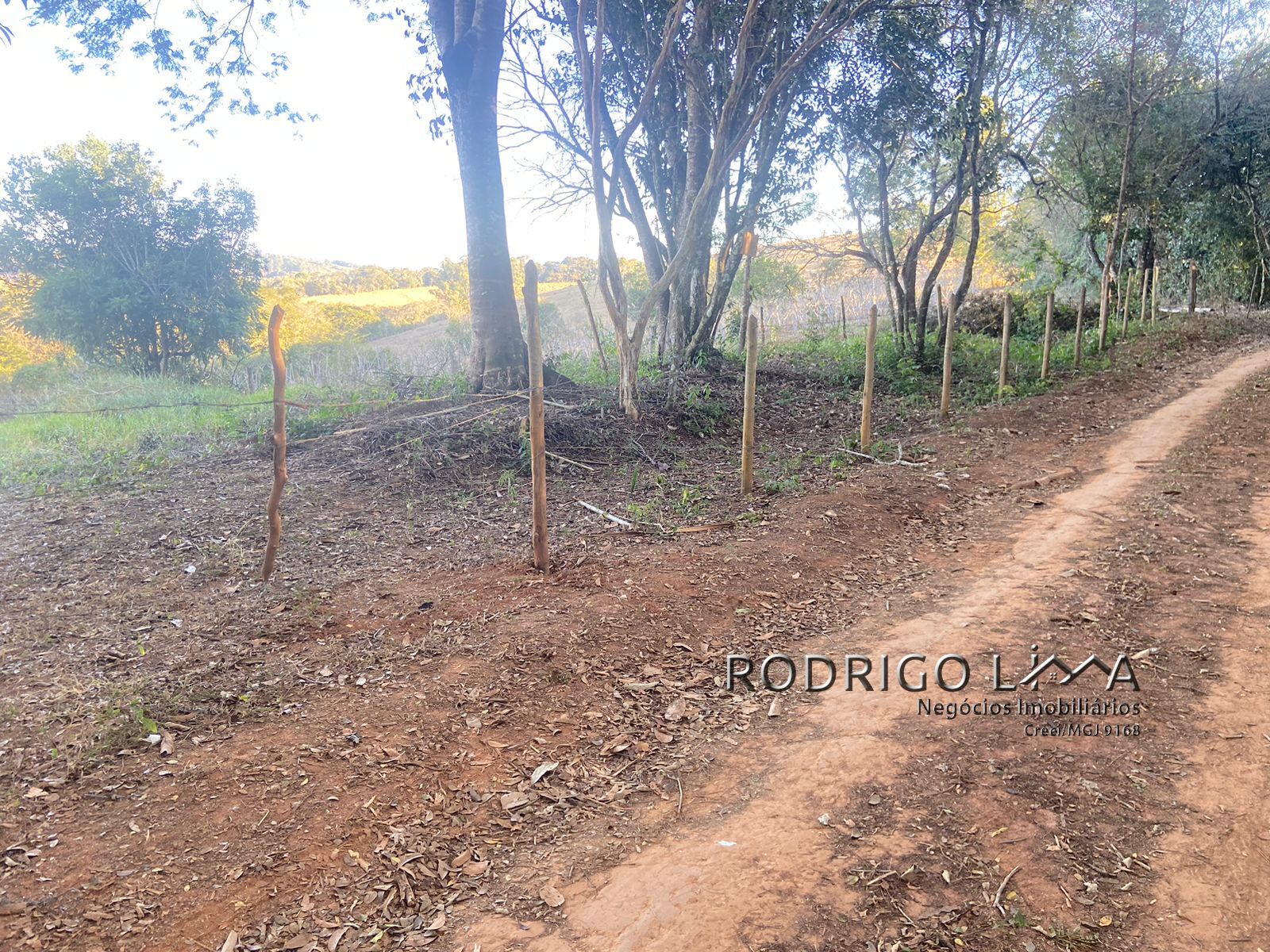 Chácara para venda há menos de 10 minutos de São Lourenço.