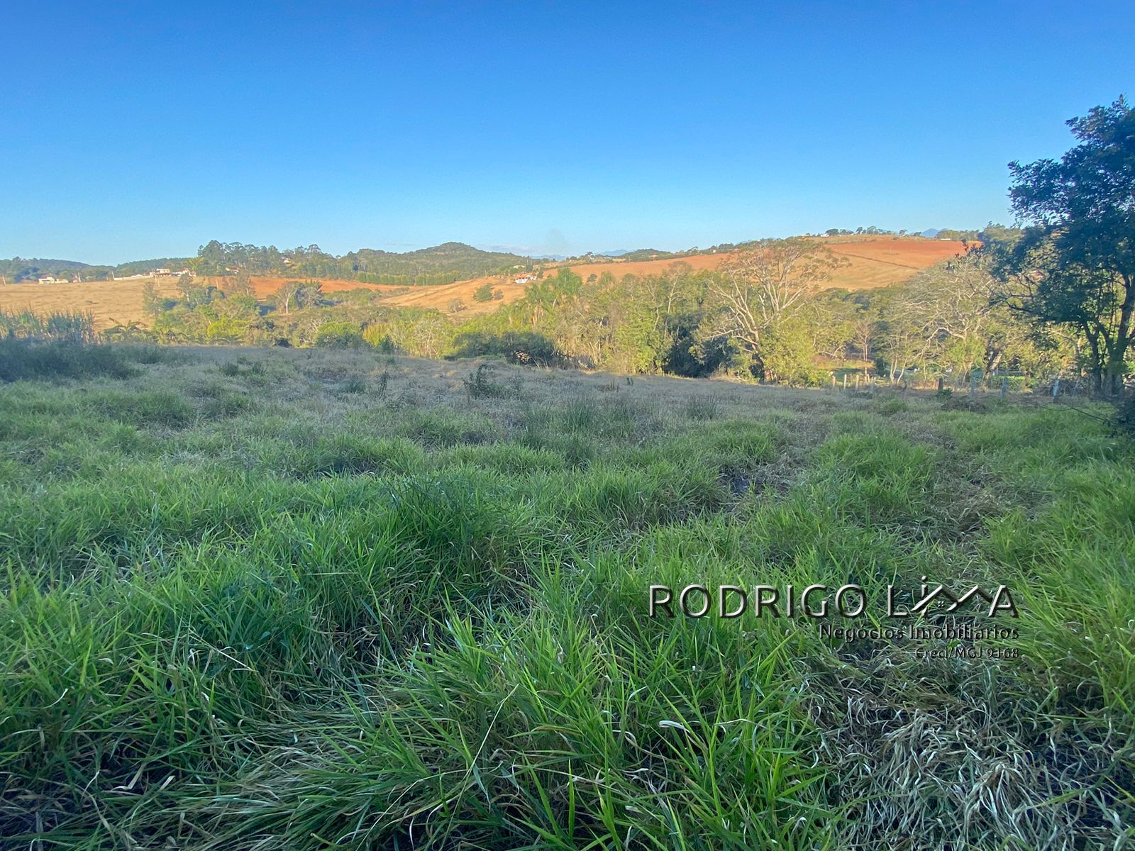 Chácara para venda há menos de 10 minutos de São Lourenço.