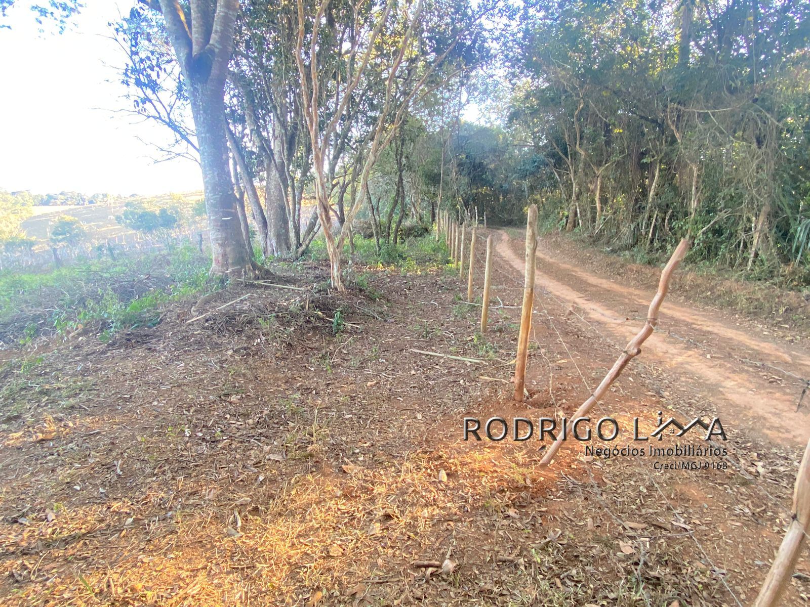 Chácara para venda há menos de 10 minutos de São Lourenço.