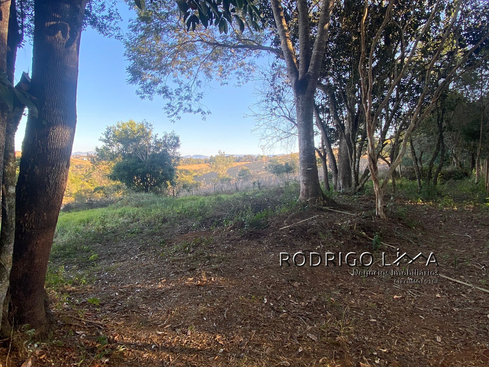 Chácara para venda há menos de 10 minutos de São Lourenço.