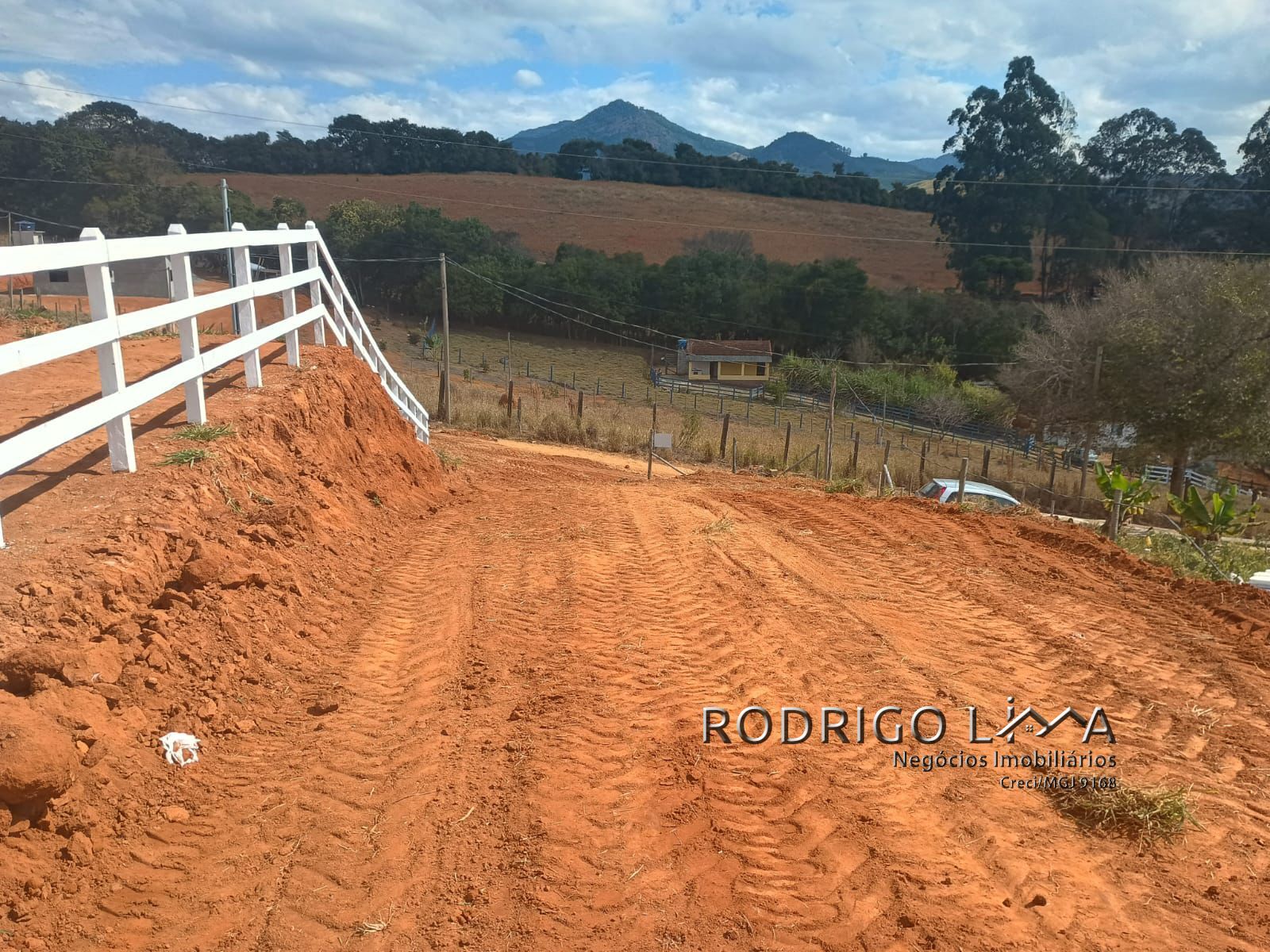 Chácara para venda há pouco menos de 10 minutos de São Lourenço.