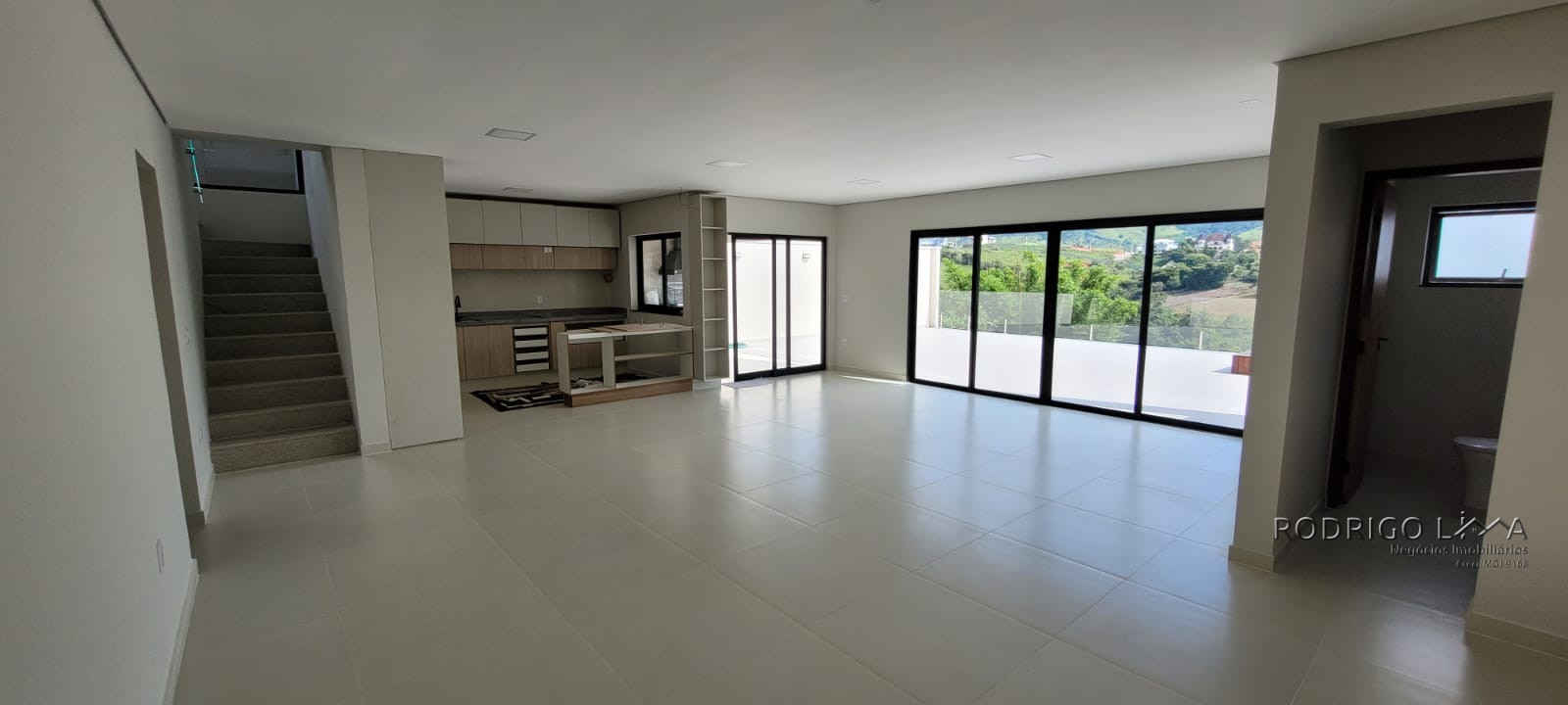 Linda de alto padrão para venda em São Lourenço - MG.