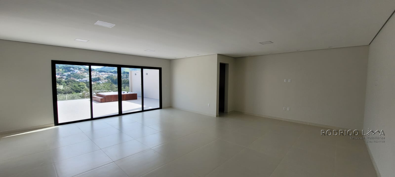 Linda de alto padrão para venda em São Lourenço - MG.