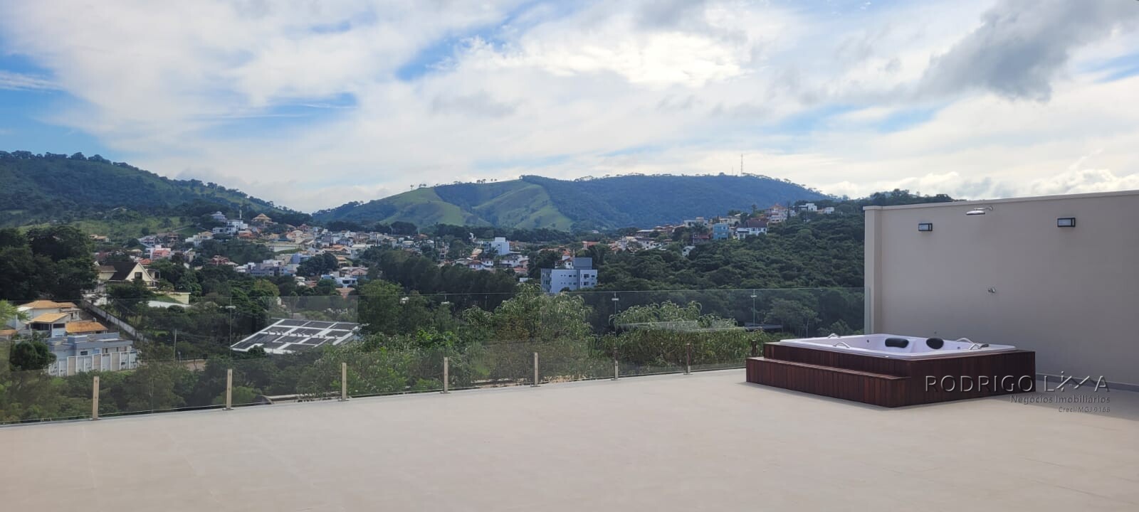 Casa alto padrão para venda em São Lourenço  - MG.