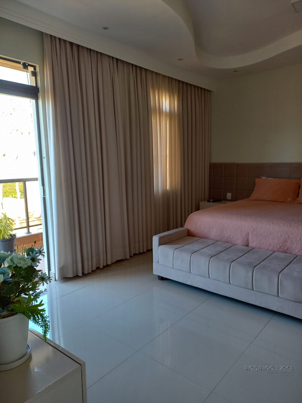 Linda casa para venda em São Lourenço - MG.