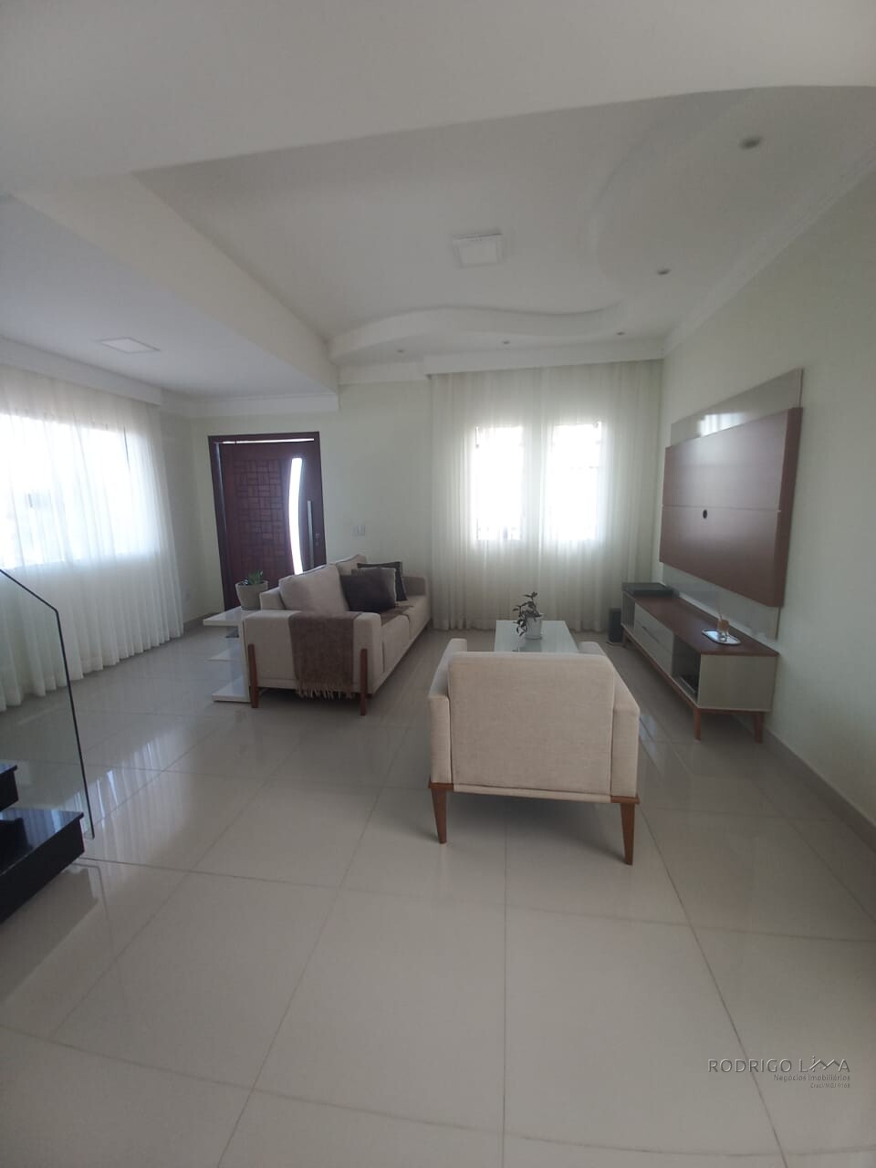 Linda casa para venda em São Lourenço - MG.