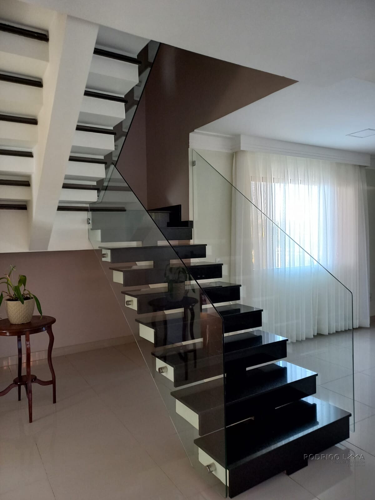 Linda casa para venda em São Lourenço - MG.