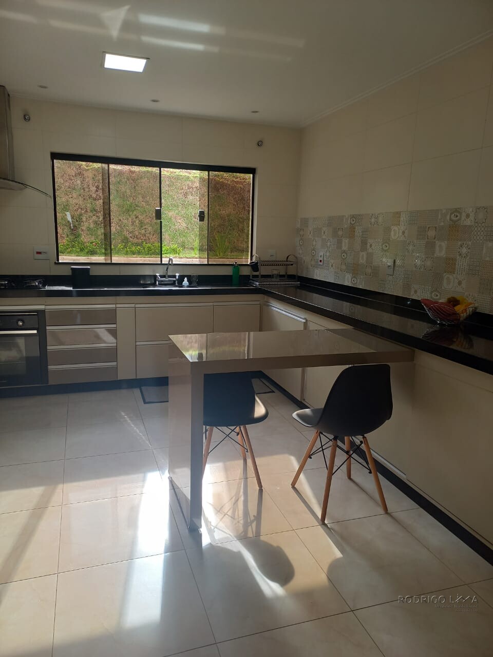 Linda casa para venda em São Lourenço - MG.