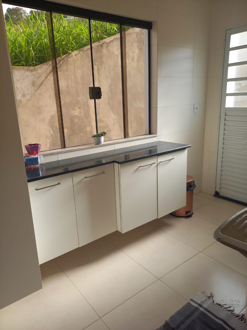 Linda casa para venda em São Lourenço - MG.