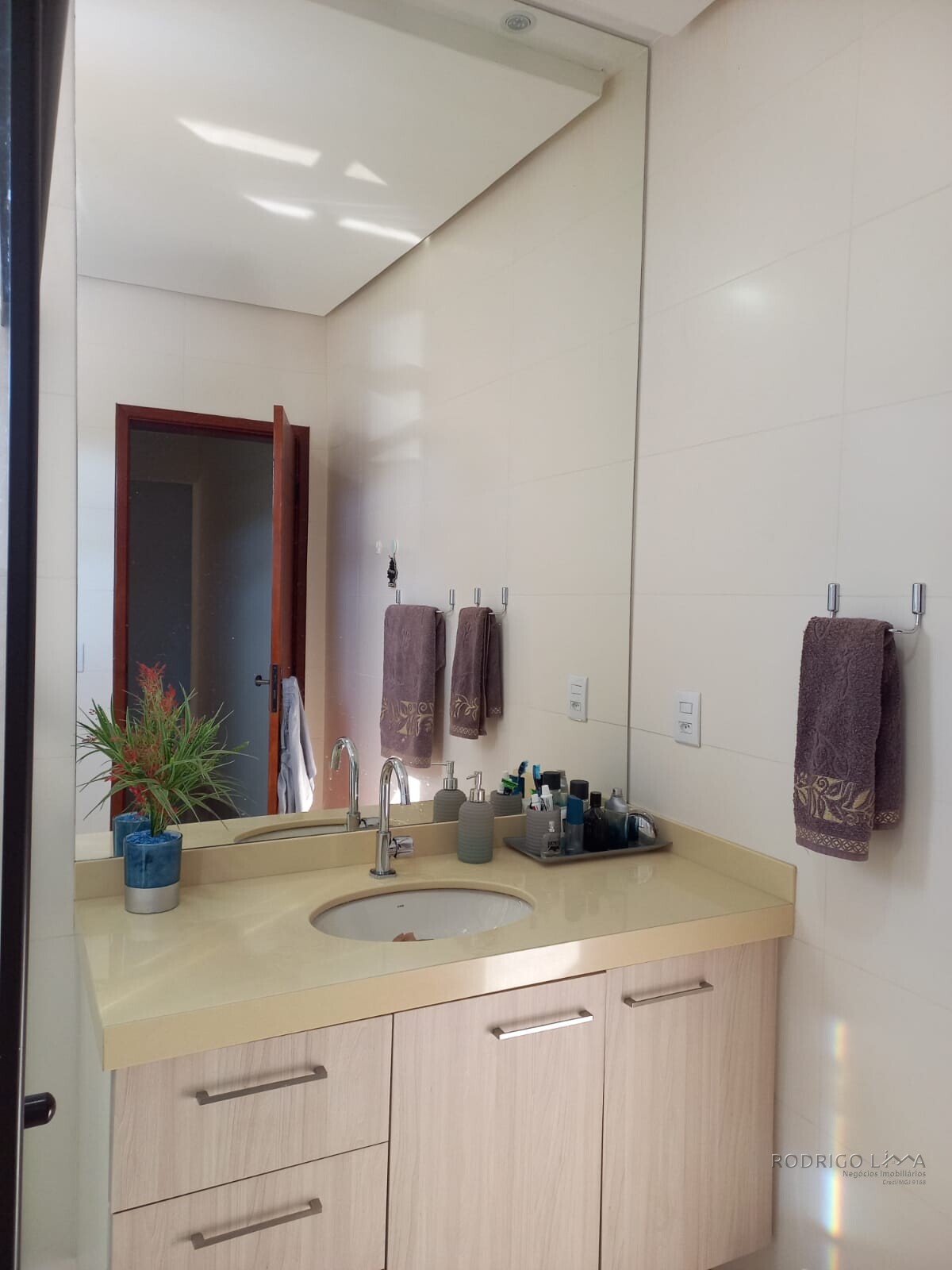 Linda casa para venda em São Lourenço - MG.