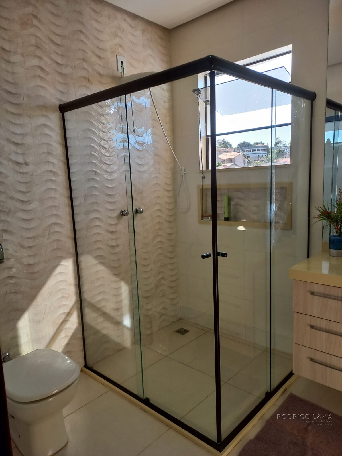 Linda casa para venda em São Lourenço - MG.