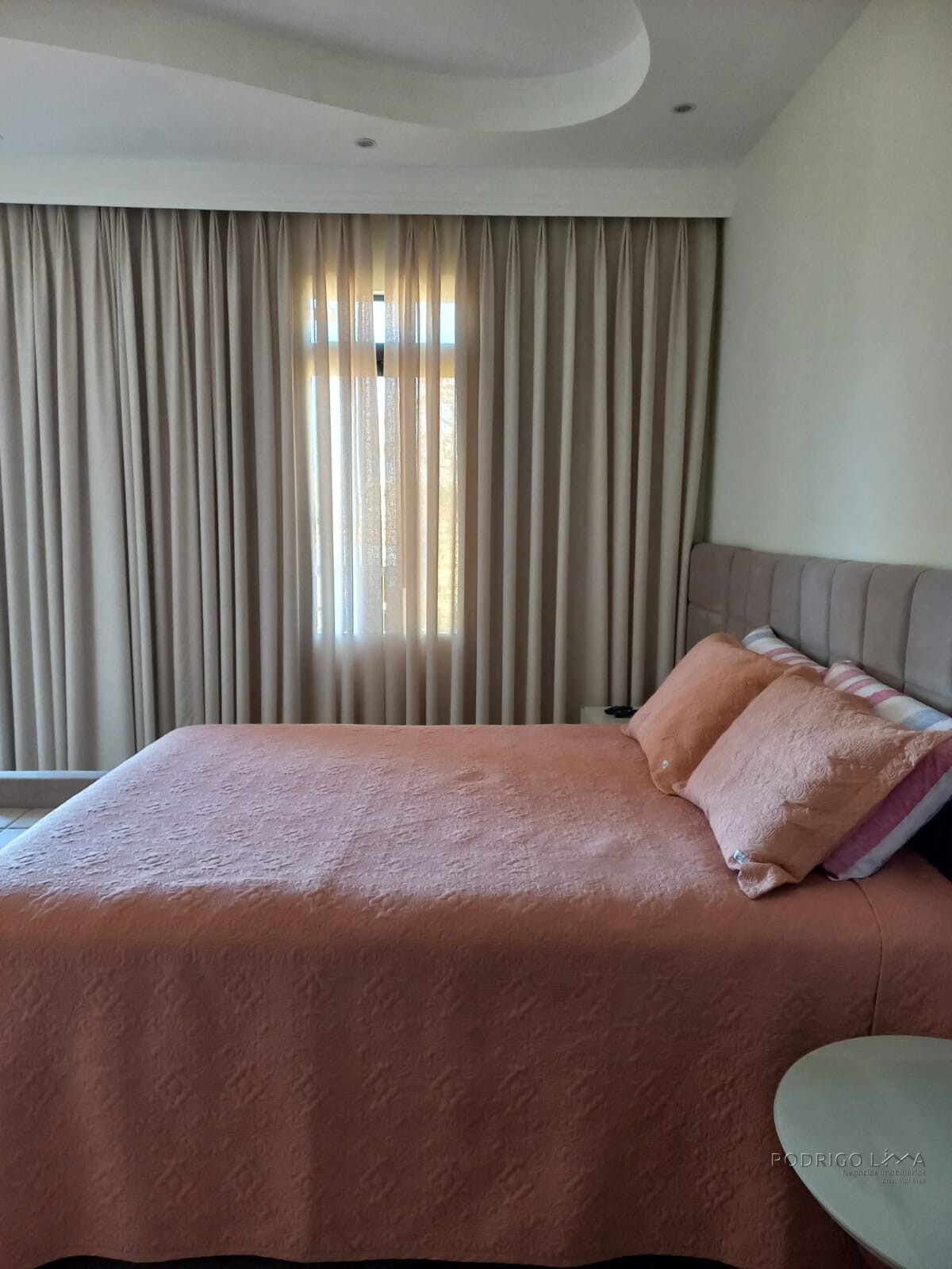 Linda casa para venda em São Lourenço - MG.