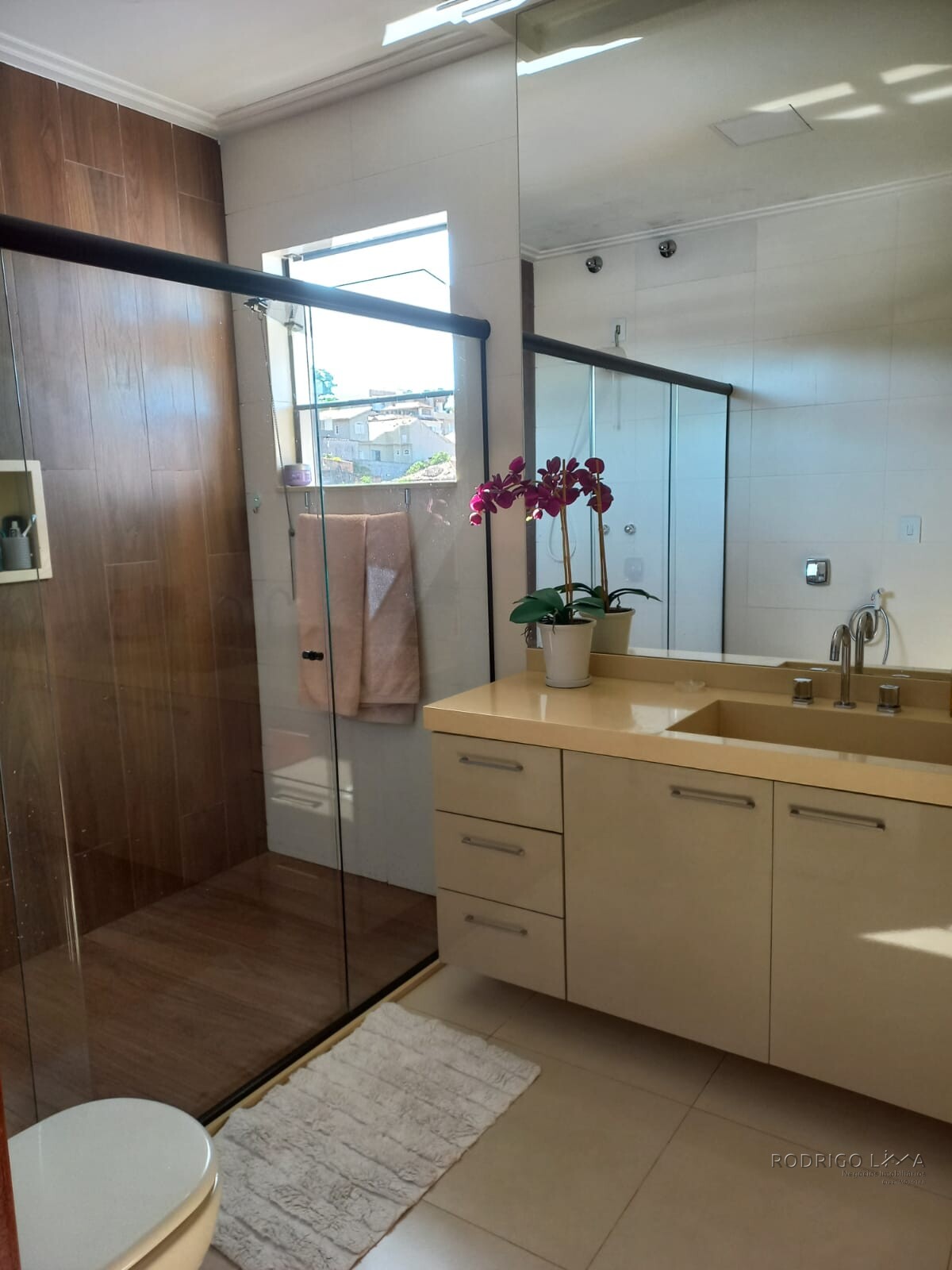 Linda casa para venda em São Lourenço - MG.