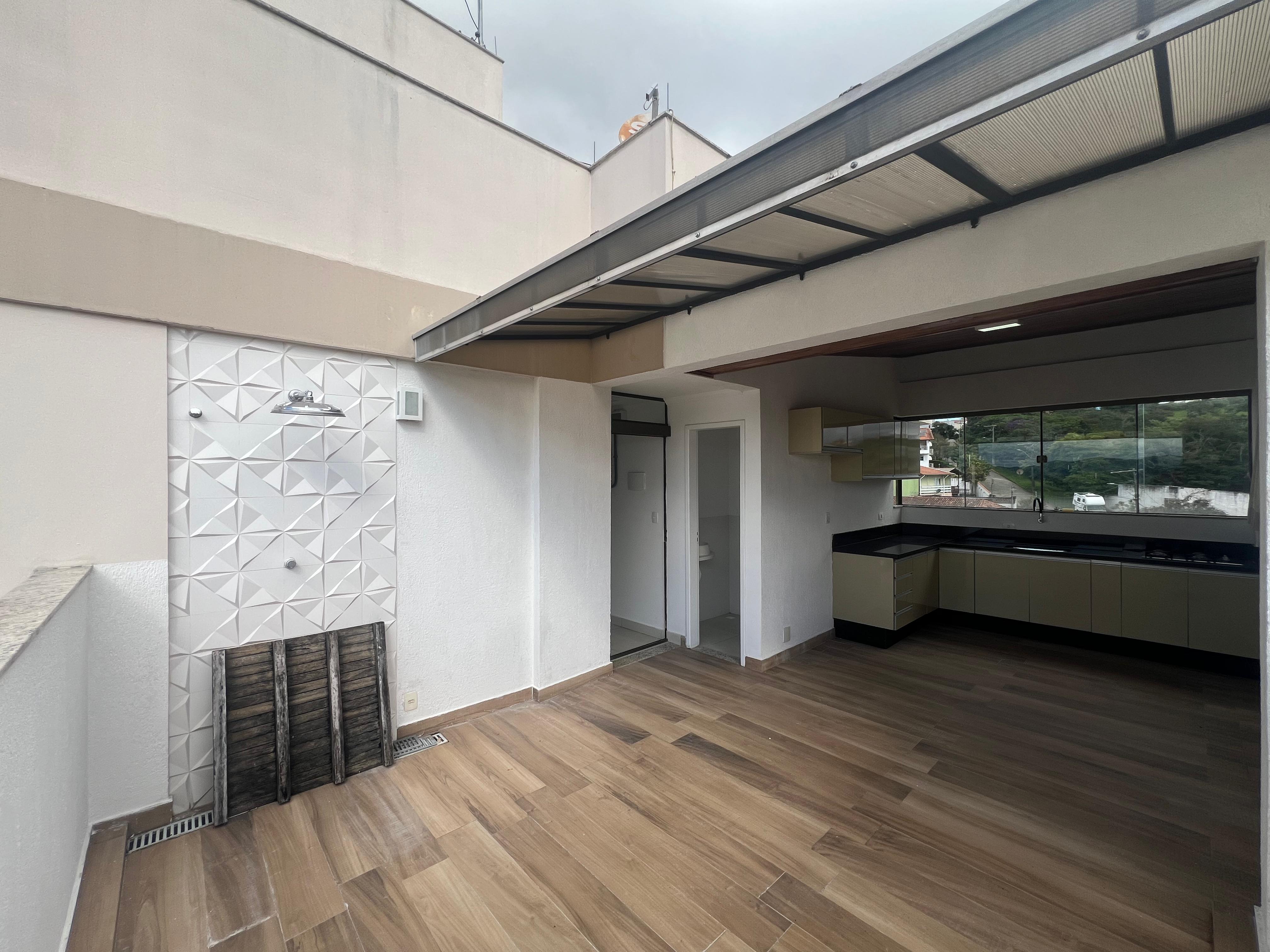 Cobertura duplex para locação em São Lourenço MG