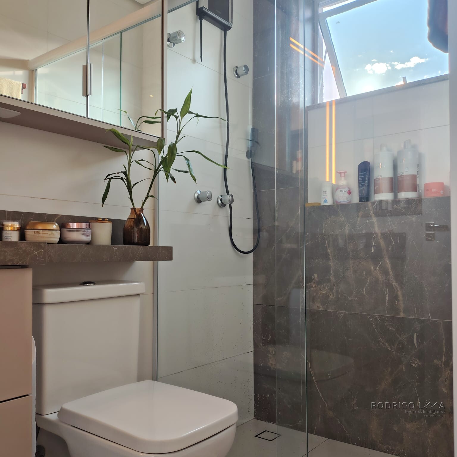 Apartamento mobiliado em bairro nobre de São Lourenço MG