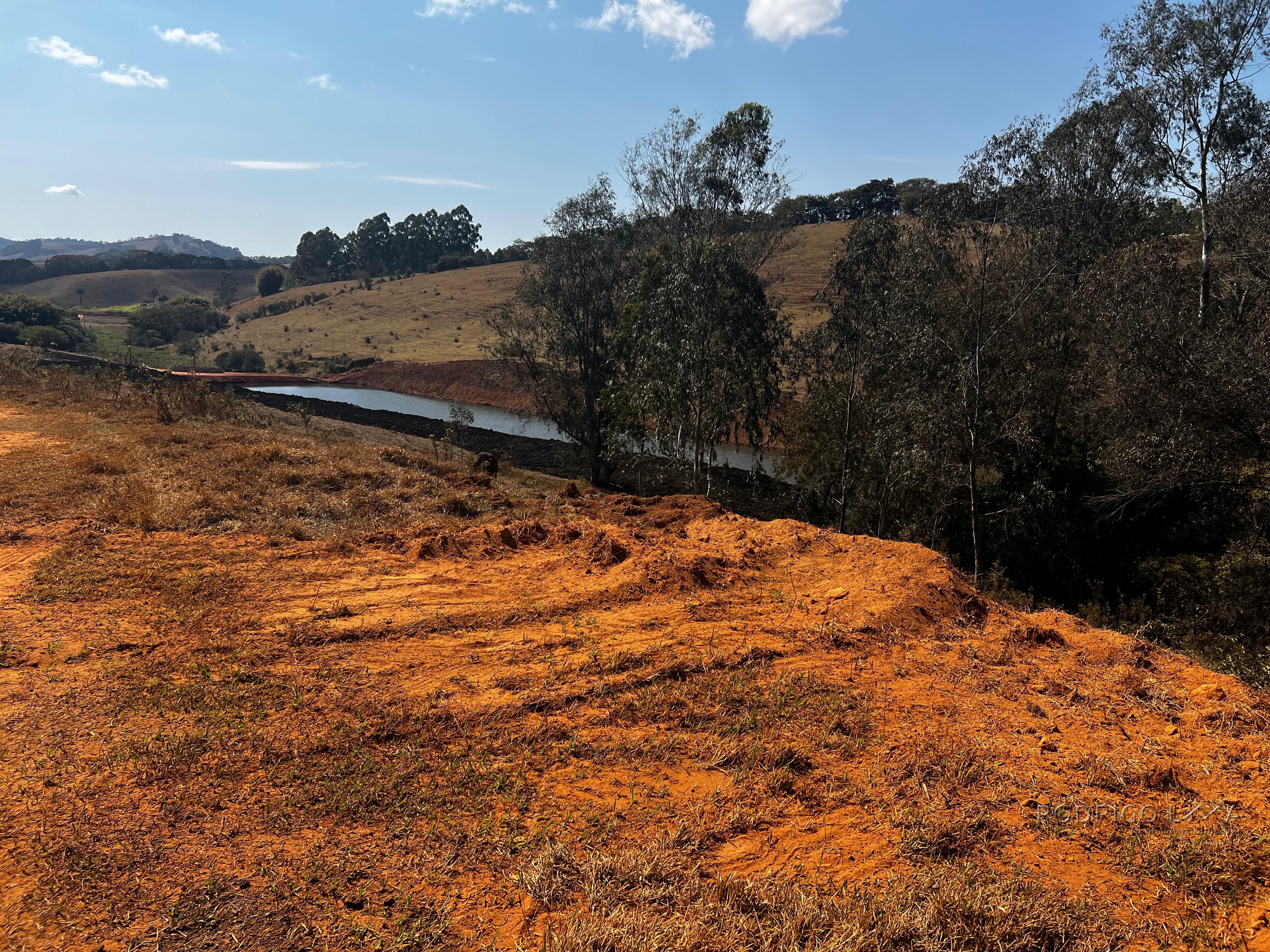 Área rural a venda em Carmo de Minas com aptidão para urbanização.