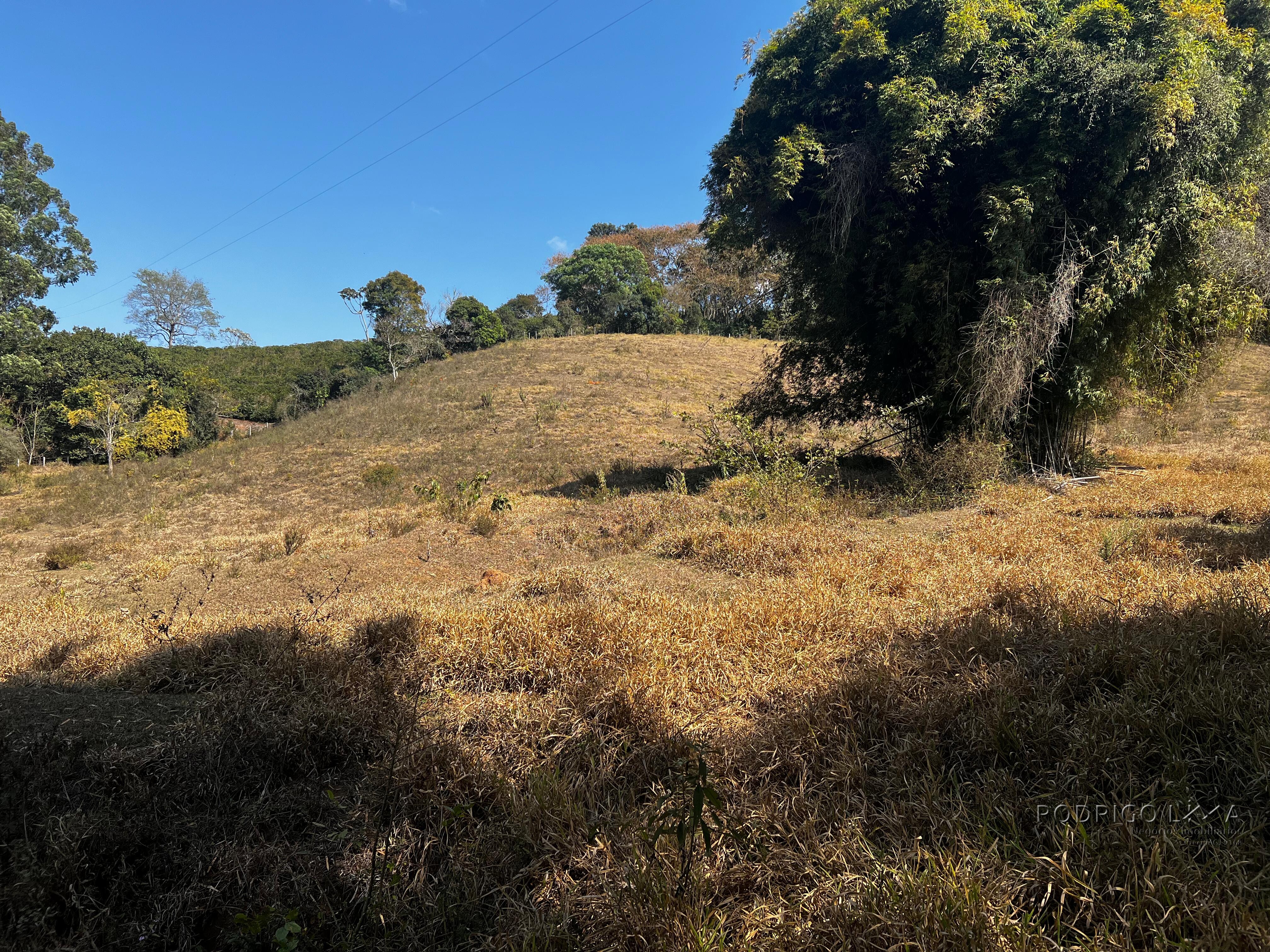 Área rural a venda em Carmo de Minas com aptidão para urbanização.