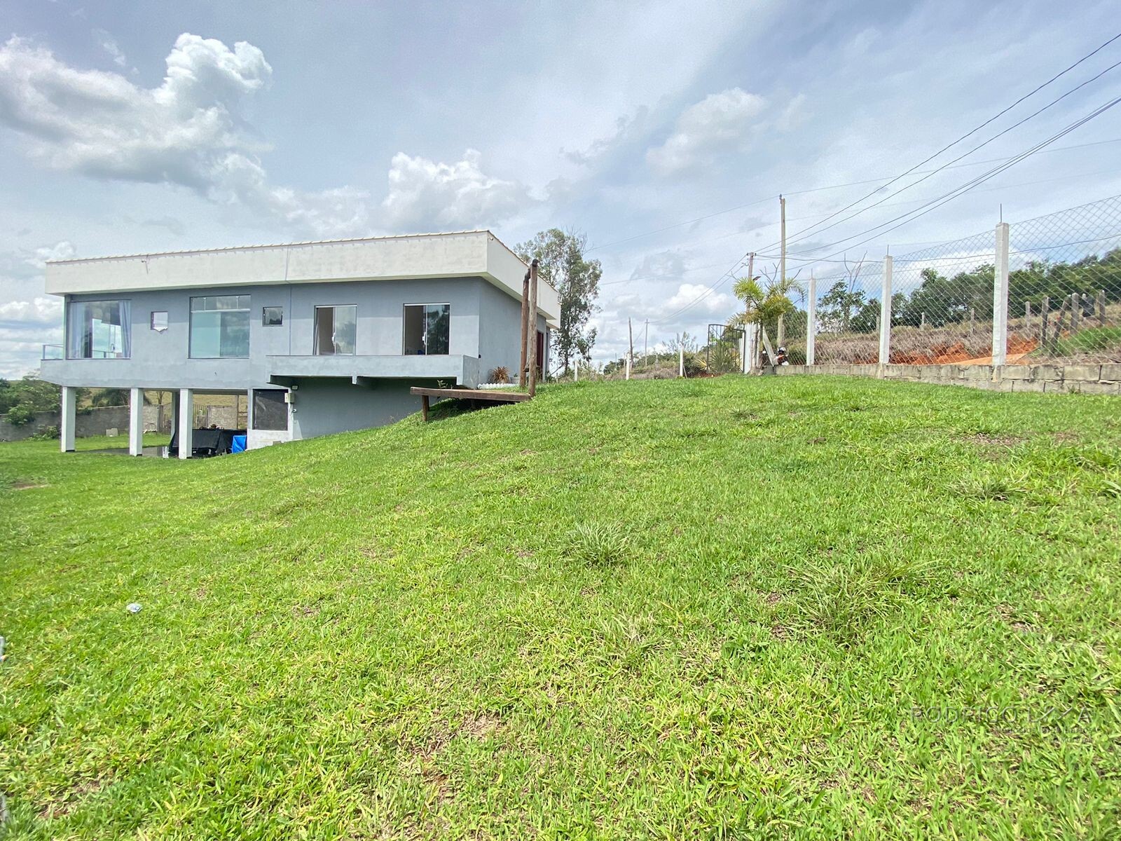 Linda chácara para venda á 10 minutos de São Lourenço MG