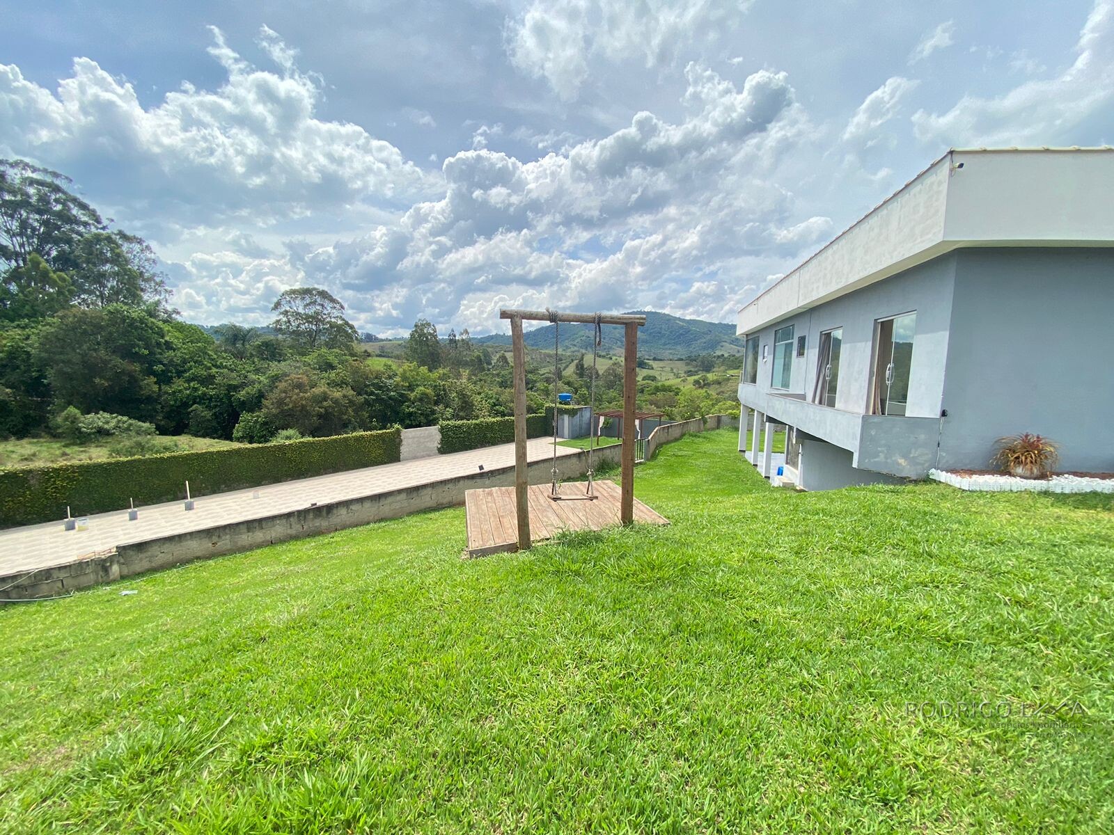 Linda chácara para venda á 10 minutos de São Lourenço MG