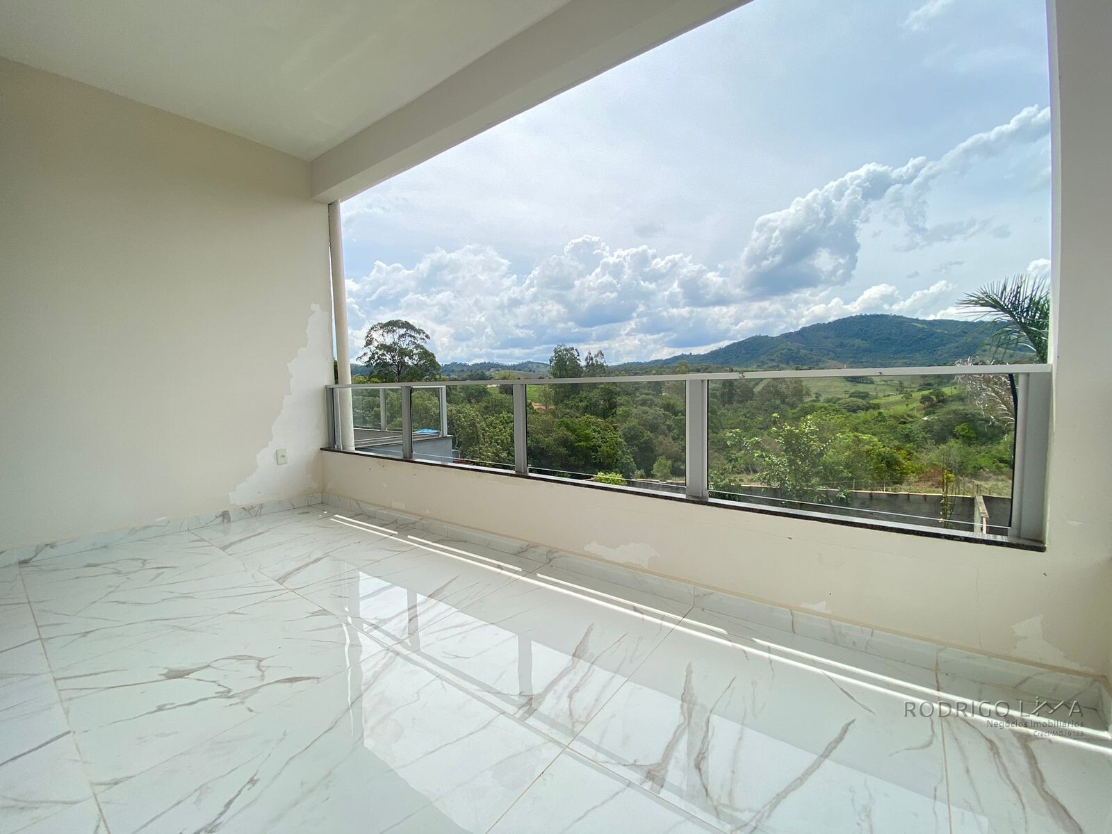 Linda chácara para venda á 10 minutos de São Lourenço MG