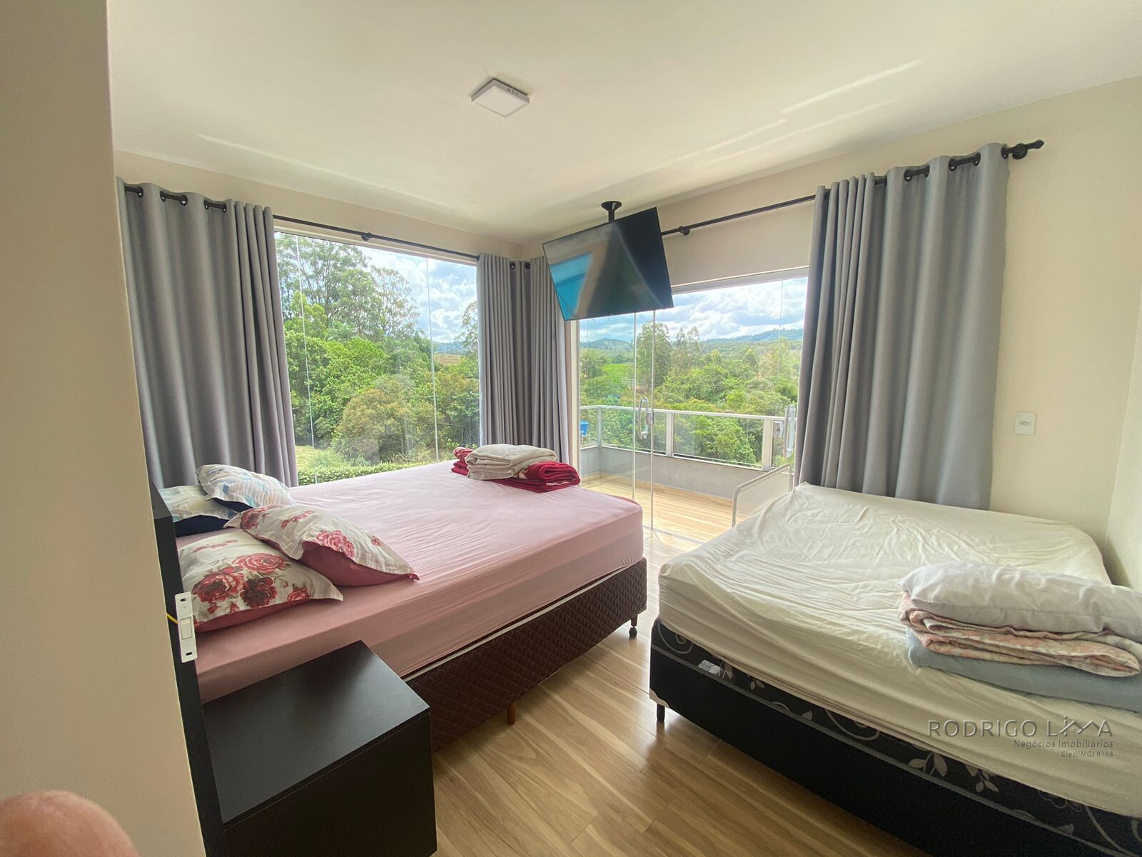 Linda chácara para venda á 10 minutos de São Lourenço MG