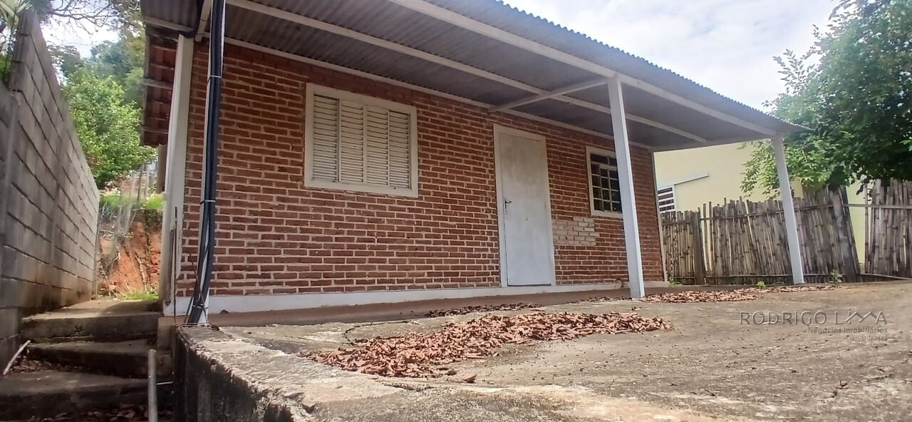 Pequena chácara para venda próximo a São Lourenço MG