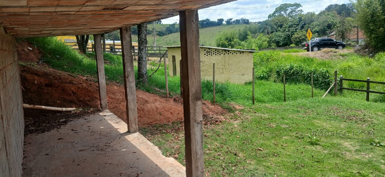Pequena chácara para venda próximo a São Lourenço MG