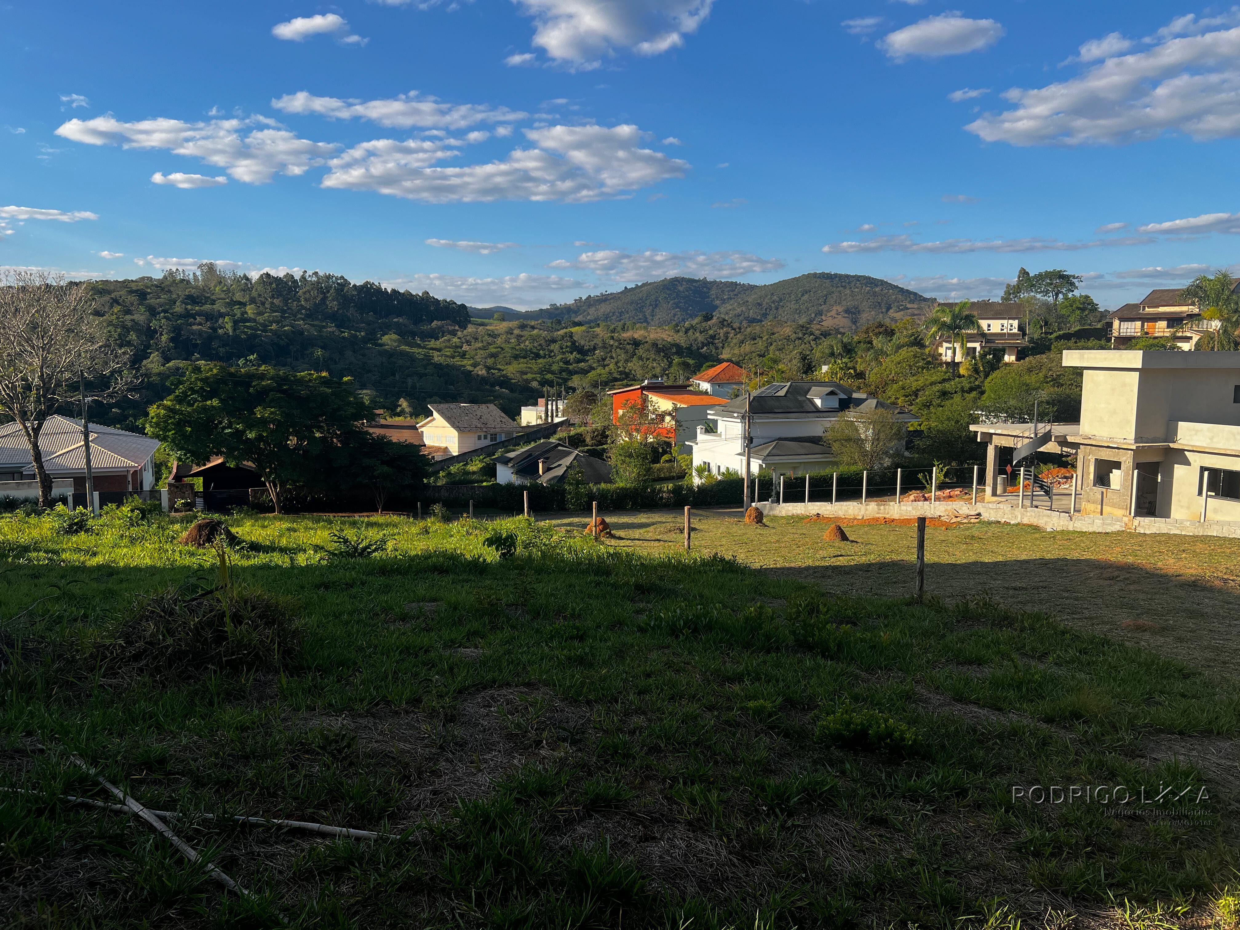 Lote de alto padrão para venda próximo à São Lourenço MG