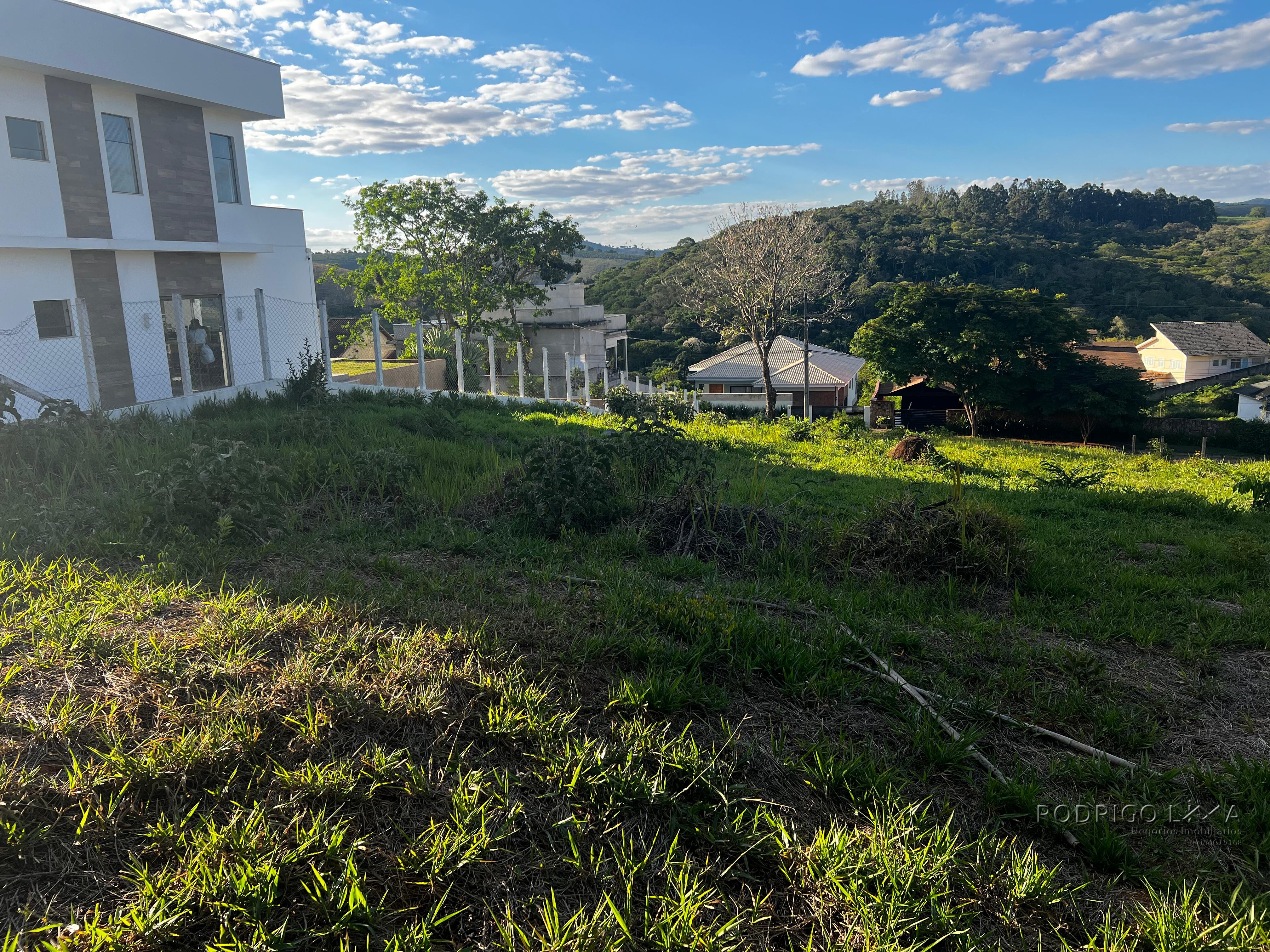 Lote de alto padrão para venda próximo à São Lourenço MG
