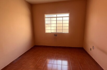 Duas casas para venda em São Lourenço MG