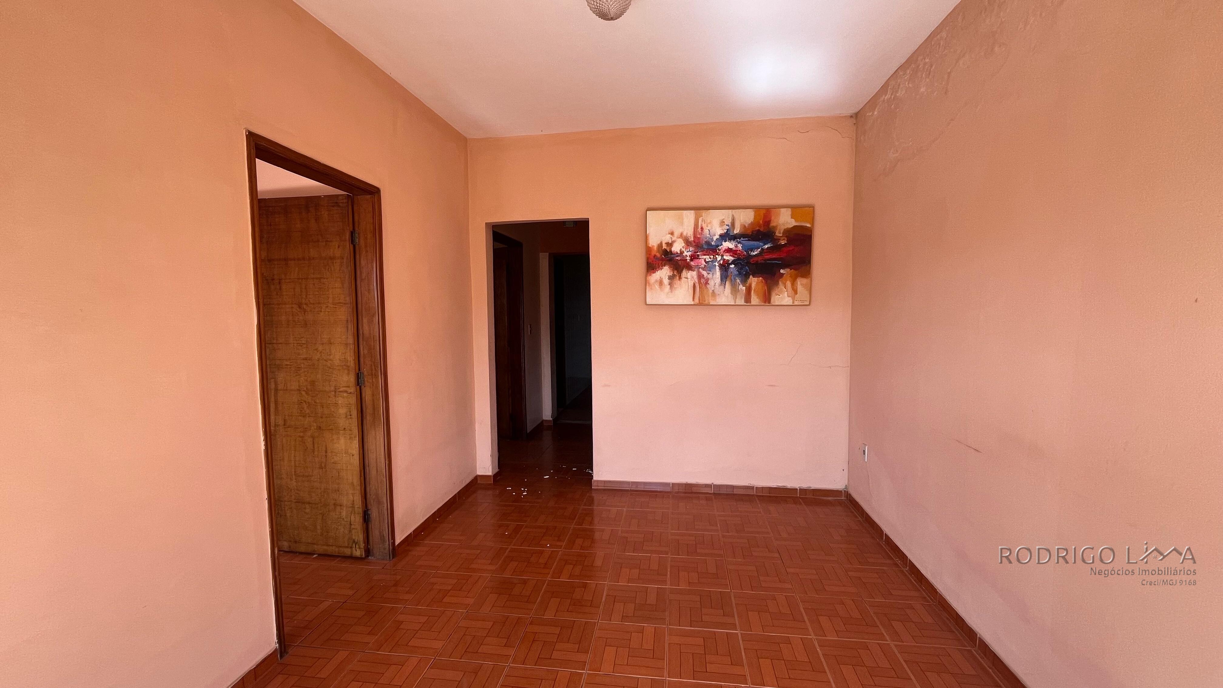 Duas casas para venda em São Lourenço MG
