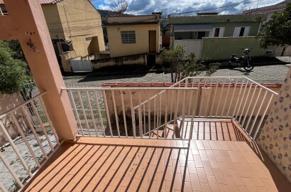 Duas casas para venda em São Lourenço MG