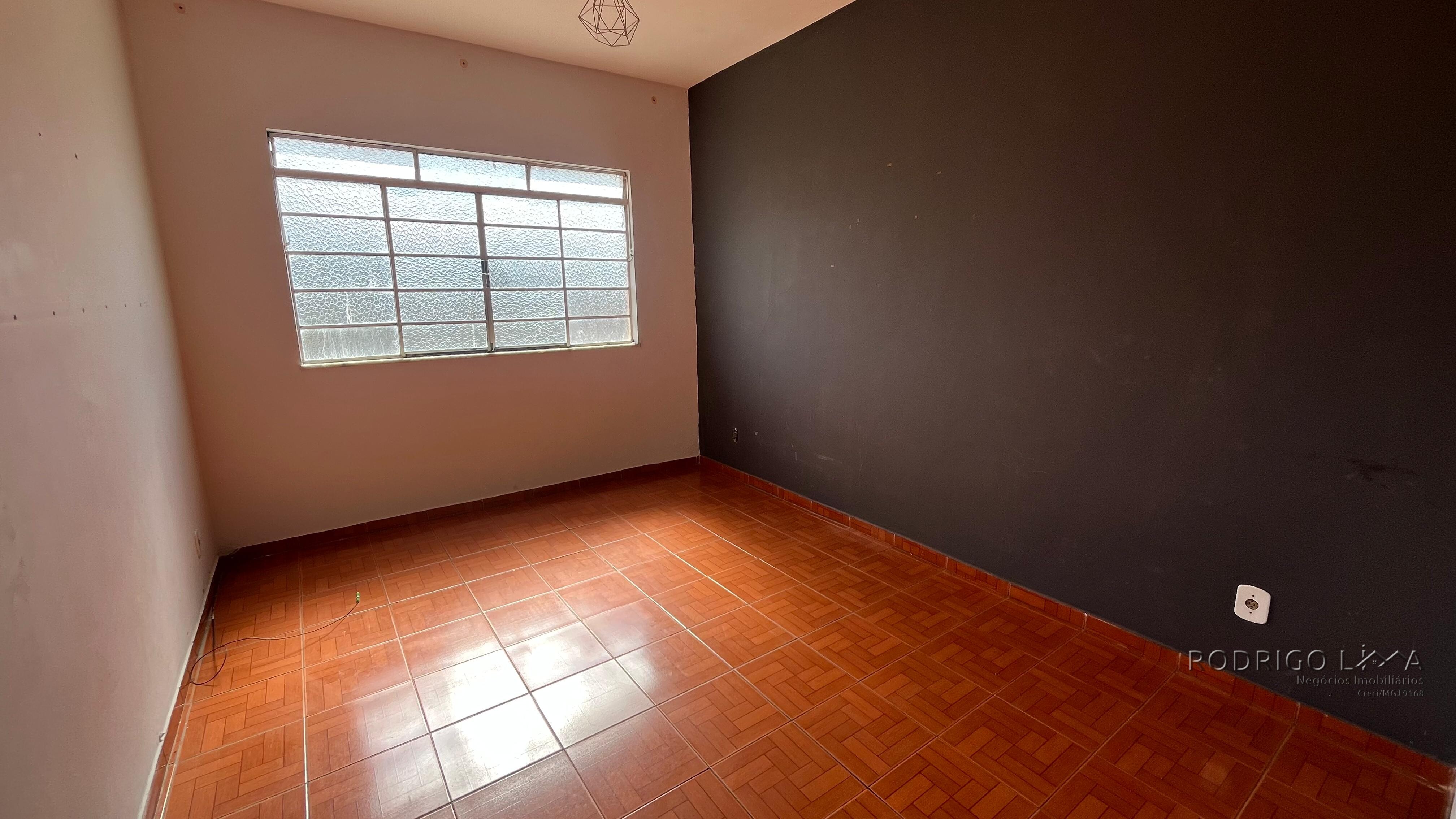 Duas casas para venda em São Lourenço MG