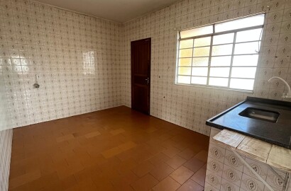 Duas casas para venda em São Lourenço MG