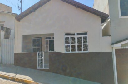 Casa para venda em São Lourenço - MG.