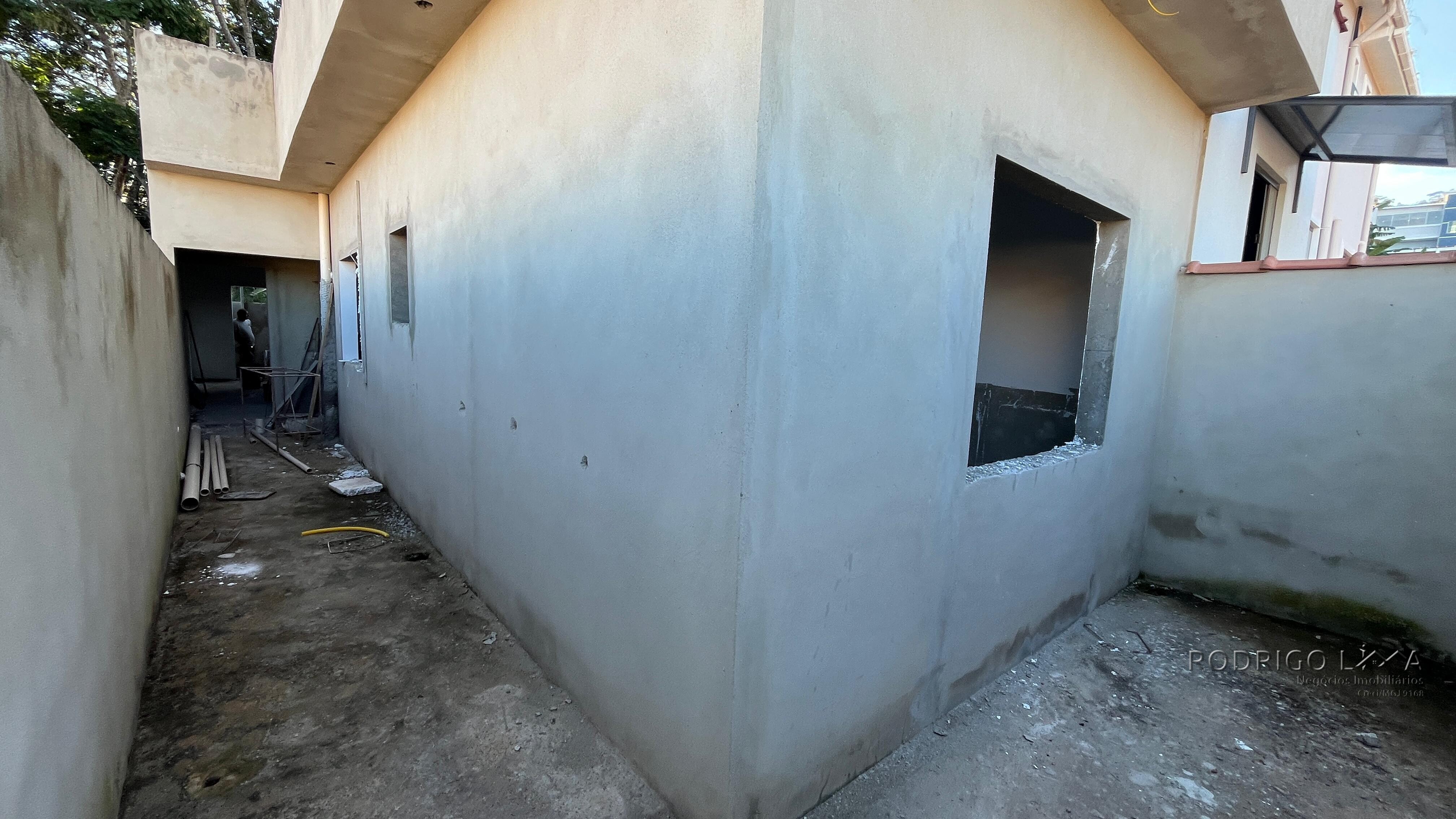 Casa em fase de acabamento para venda em São Lourenço - MG.