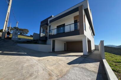 Casa alto padrão para venda próximo a São Lourenço MG