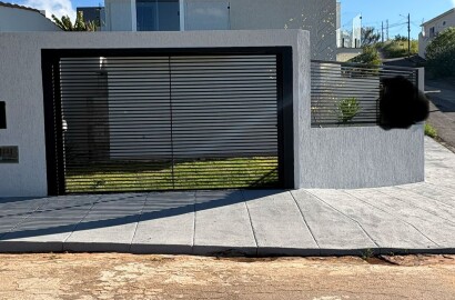 Lindo sobrado de esquina para venda em São Lourenço - MG.
