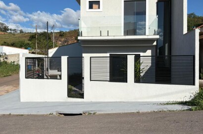 Lindo sobrado de esquina para venda em São Lourenço - MG.